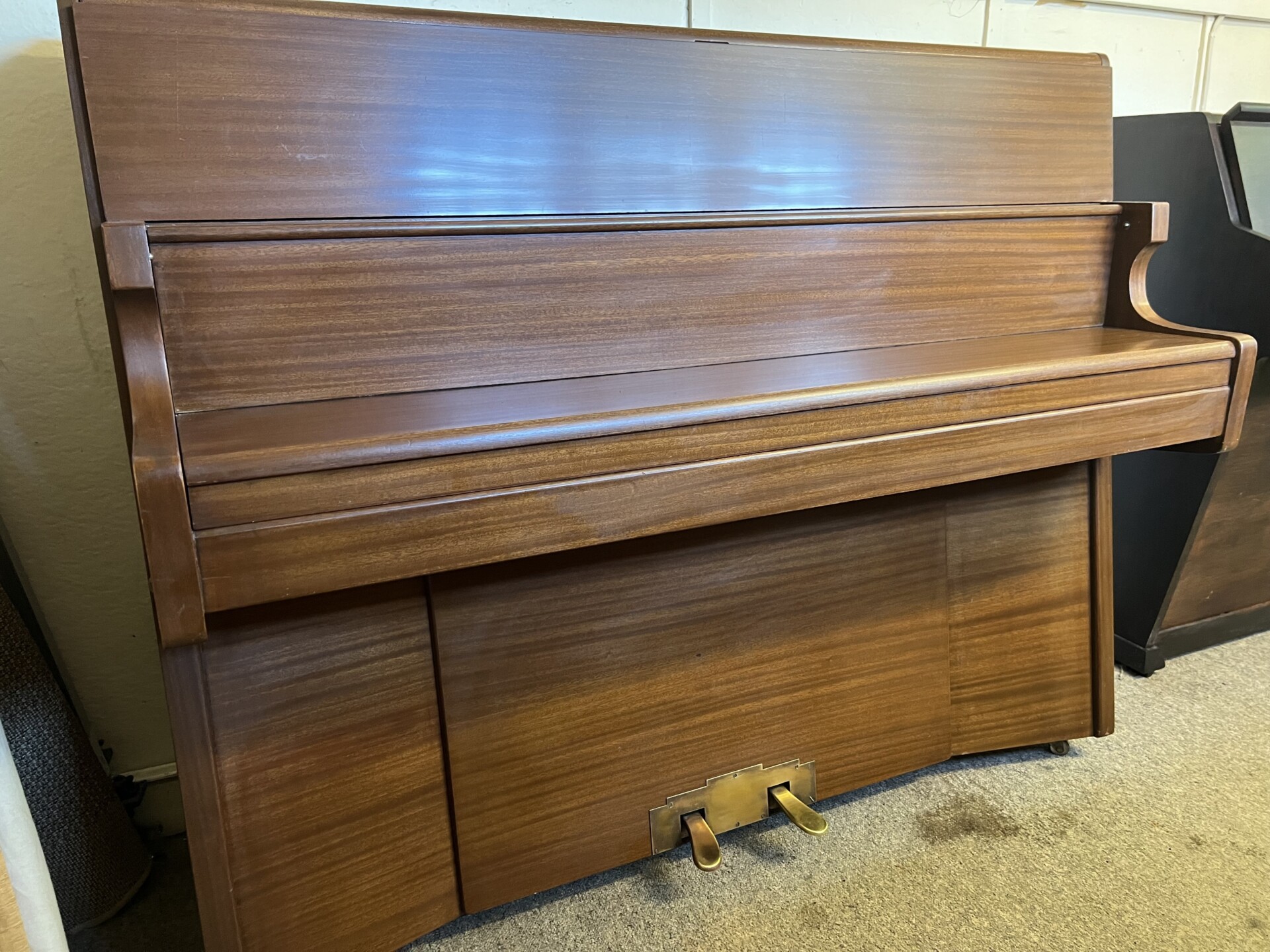 Pre-Loved Bentley Upright Piano – Compact 1960s British Classic - Image 4