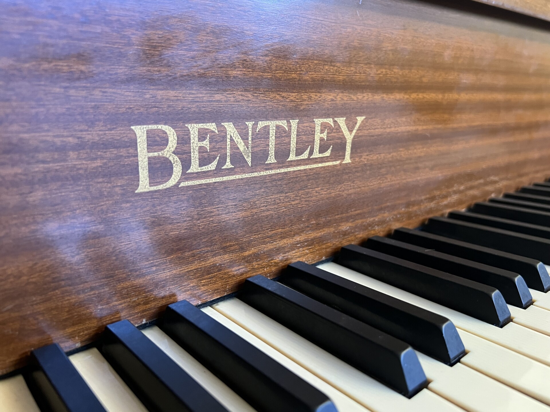 Pre-Loved Bentley Upright Piano – Compact 1960s British Classic - Image 3